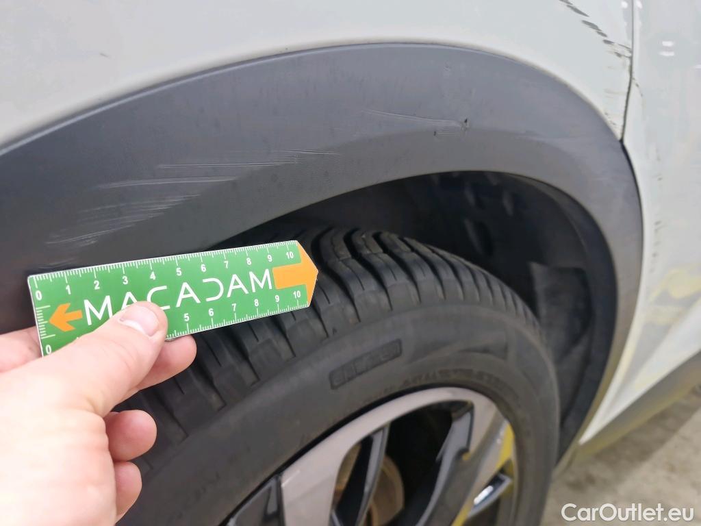  DS  DS7 DS DS 7 Crossback / 2017 / 5P / SUV BlueHDi 130 Auto PERFORMANCE Line + #68