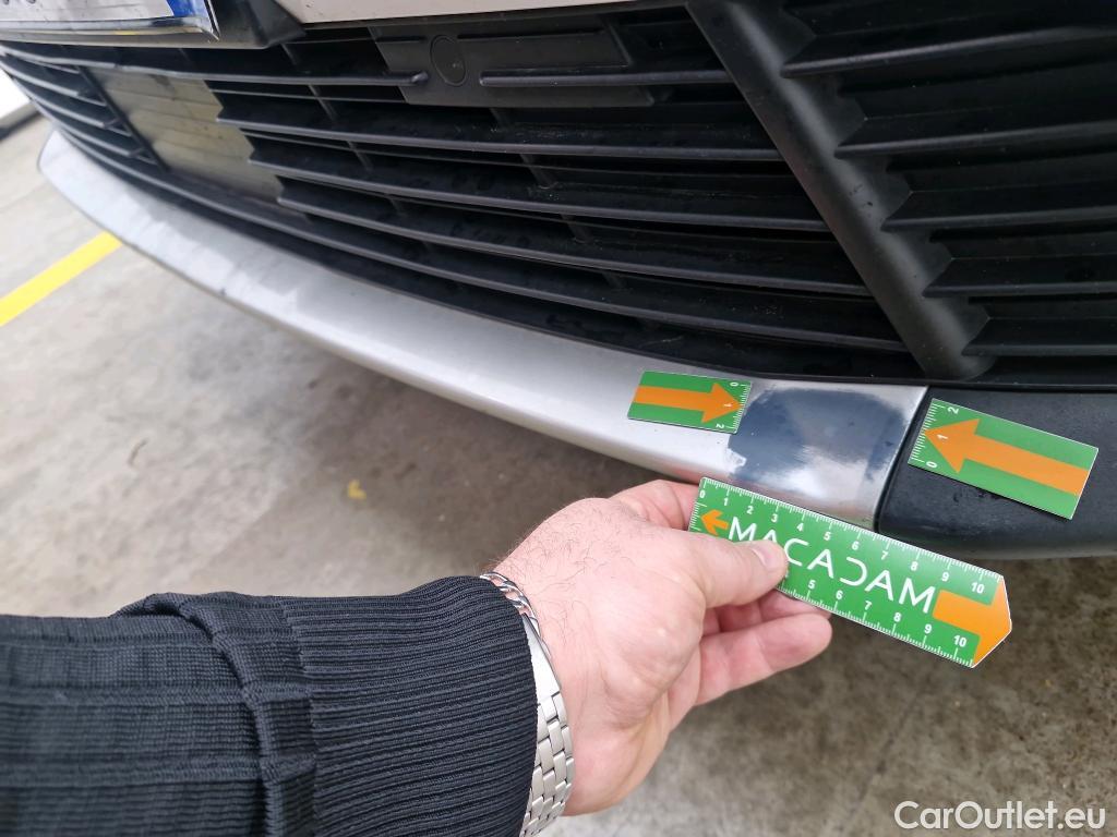  DS  DS7 DS DS 7 Crossback / 2017 / 5P / SUV BlueHDi 130 Auto PERFORMANCE Line + #60