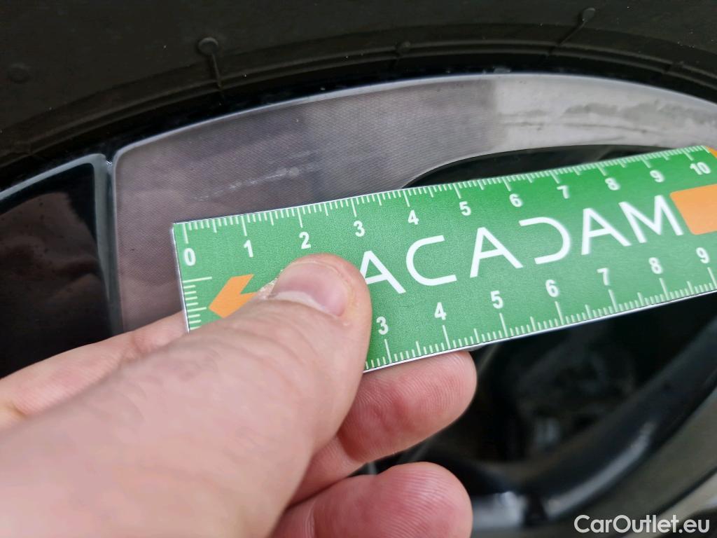  DS  DS7 DS DS 7 Crossback / 2017 / 5P / SUV BlueHDi 130 Auto PERFORMANCE Line + #37