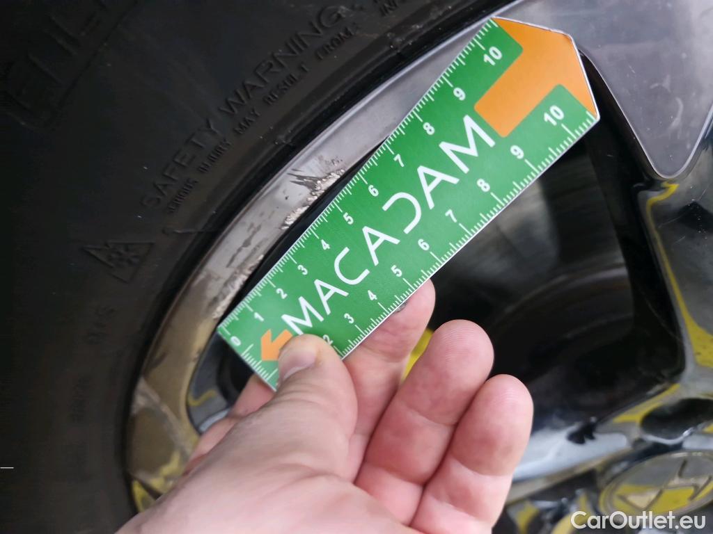  DS  DS7 DS DS 7 Crossback / 2017 / 5P / SUV BlueHDi 130 Auto PERFORMANCE Line + #51