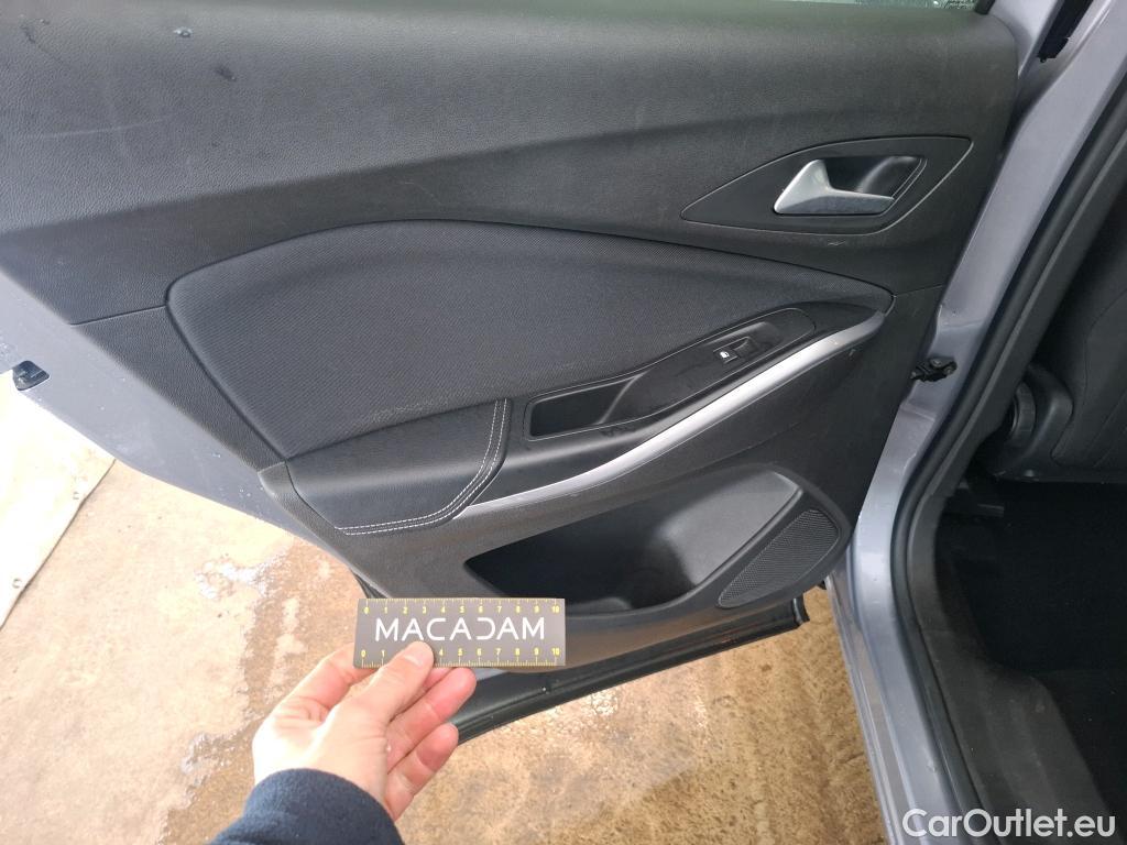  Opel   Grandland X OPEL / 2017 / 5P / SUV 1.2 TURBO 130 EDITION BUSINESS AUTO #27