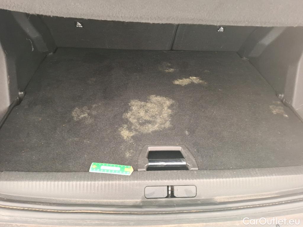  Peugeot  2008  Allure Business 1.5 HDi 130CV BVA8 E6d #38