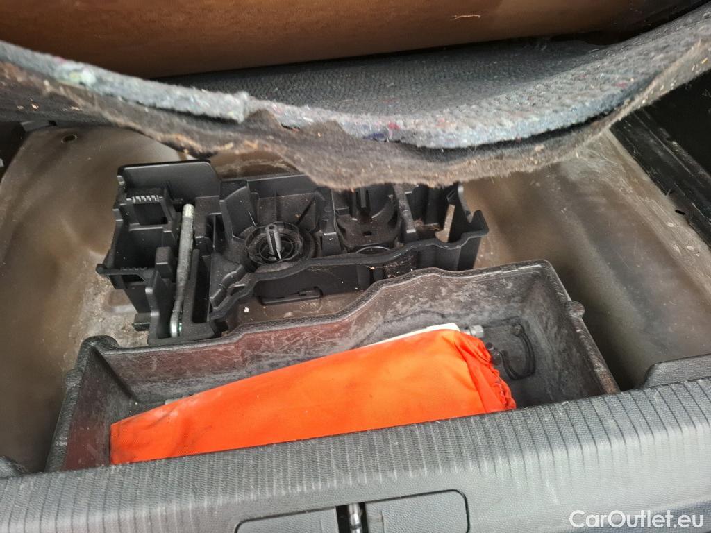  Peugeot  2008  Active Business 1.5 HDi 110CV BVM6 E6d #50