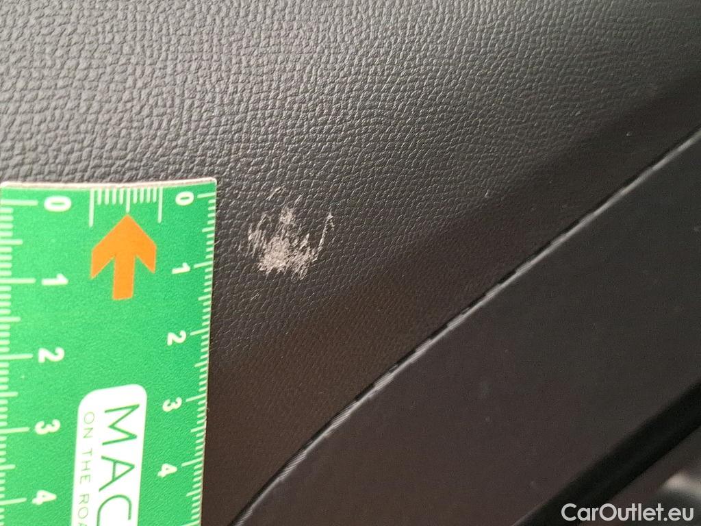  Peugeot  2008  Allure Business 1.5 HDi 130CV BVA8 E6d #26