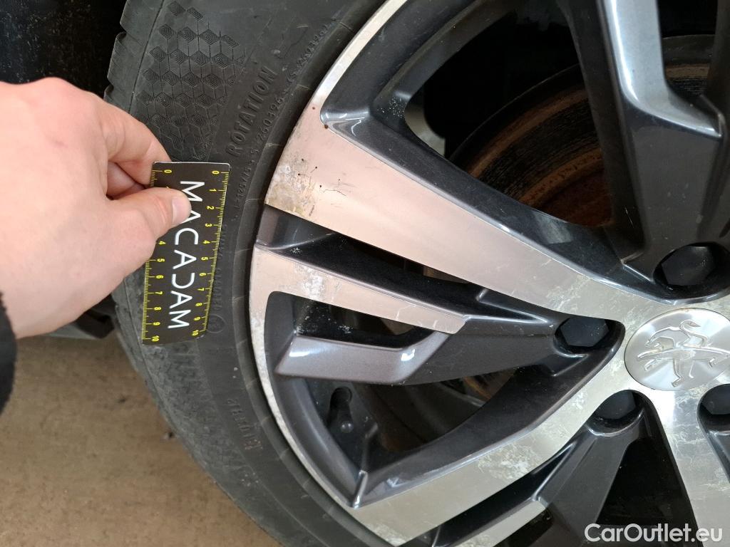  Peugeot  5008  Allure Pack 1.5 HDi 130CV BVA8 7 Sieges E6d #15