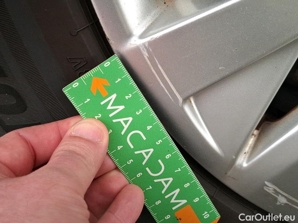  Peugeot  5008  Active Pack 1.5 HDi 130CV BVA8 7 Sieges E6d #9