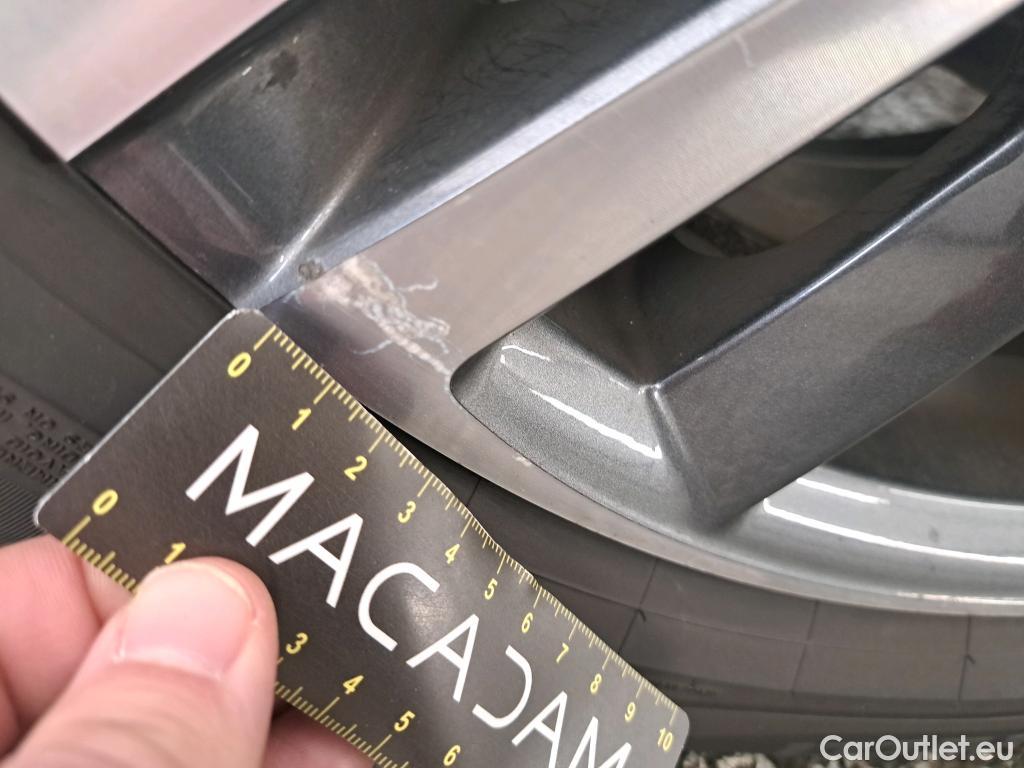  Peugeot  5008 PEUGEOT  / 2020 / 5P / SUV BlueHDi 130 S&S Allure #9