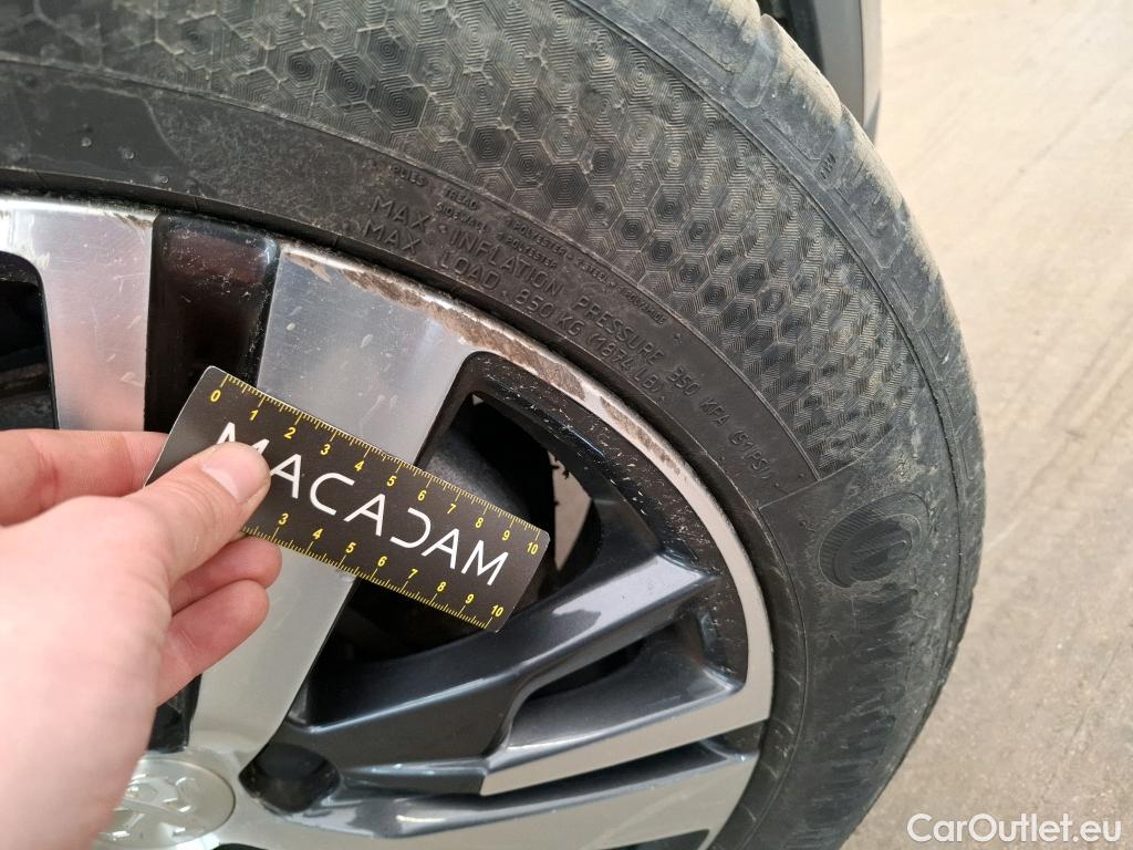  Peugeot  5008  Allure Pack 1.5 HDi 130CV BVA8 7 Sieges E6d #19