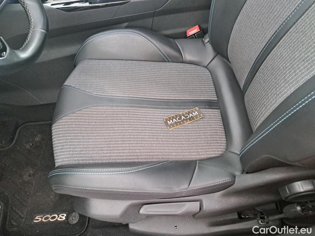  Peugeot  5008 PEUGEOT  / 2020 / 5P / SUV BlueHDi 130 S&S Allure #3