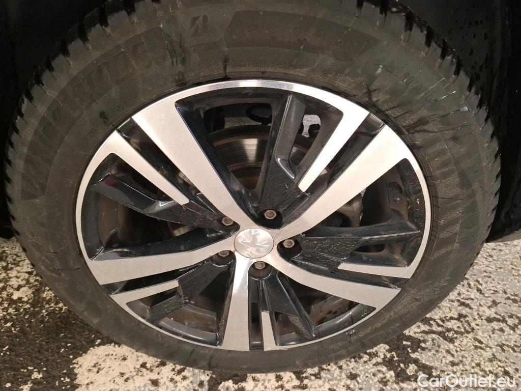  Peugeot  5008  GT Line 1.5 HDi 130CV BVA8 7 Sieges E6dT #10