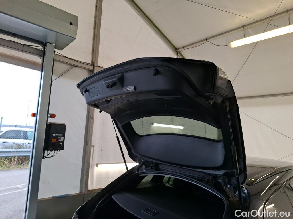  Peugeot  508 PEUGEOT  SW / 2018 / 5P / Break BlueHDi 130 S&S EAT8 Allure Pack #25