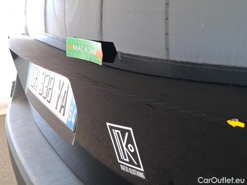  Peugeot  5008  Active Pack 1.5 HDi 130CV BVA8 7 Sieges E6d #32