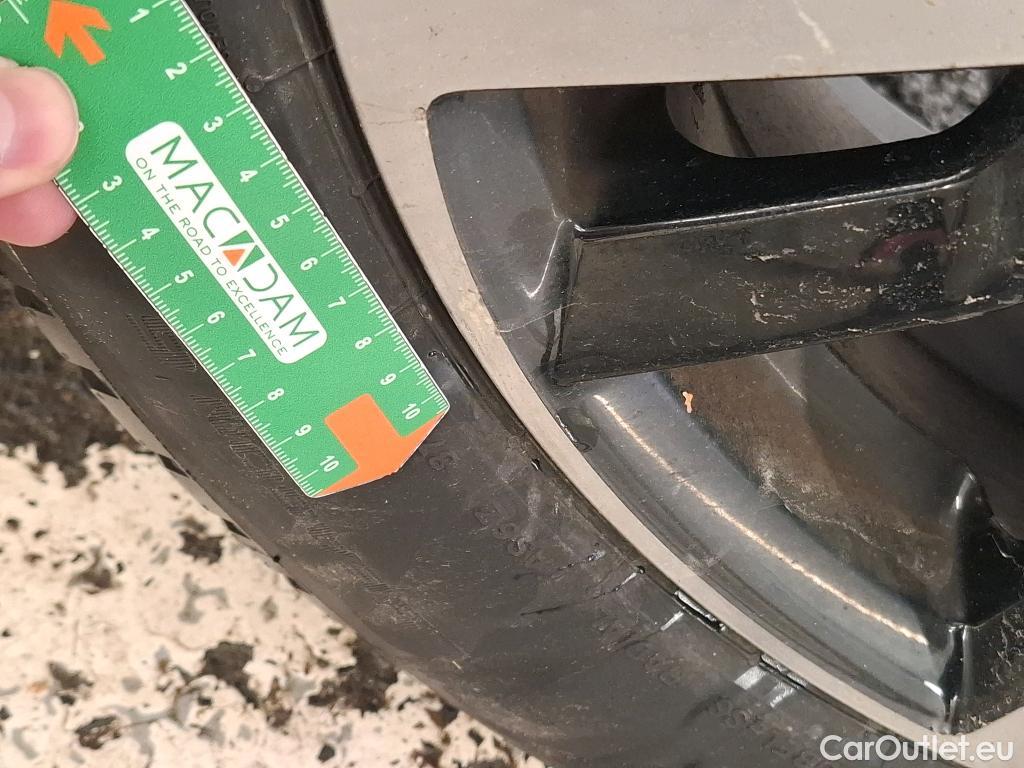  Peugeot  5008  GT Line 1.5 HDi 130CV BVA8 7 Sieges E6dT #12