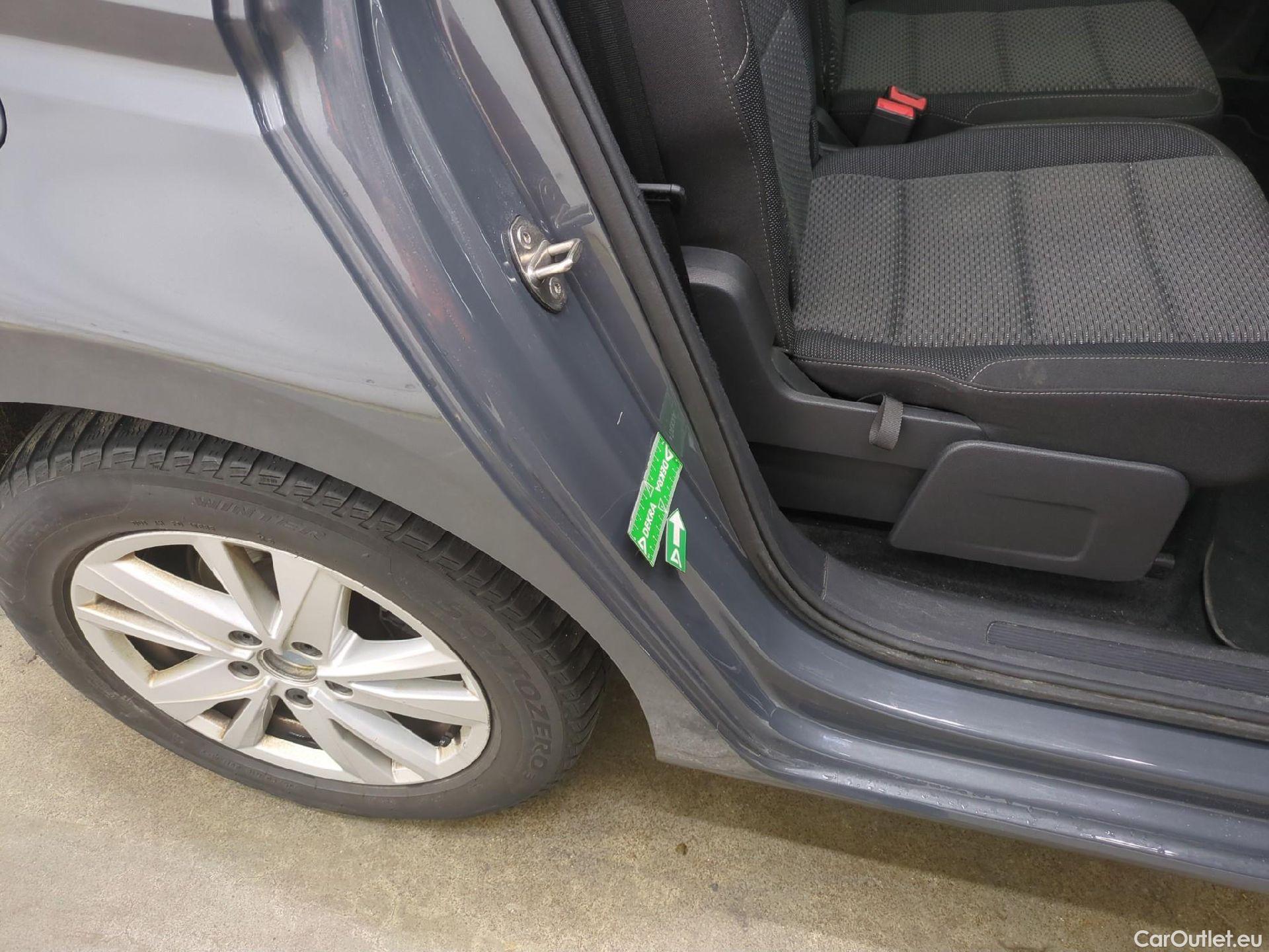  Volkswagen  Touran  Lounge Business BMT/Start-Stopp 2.0 TDI 150CV BVA7 E6d #24