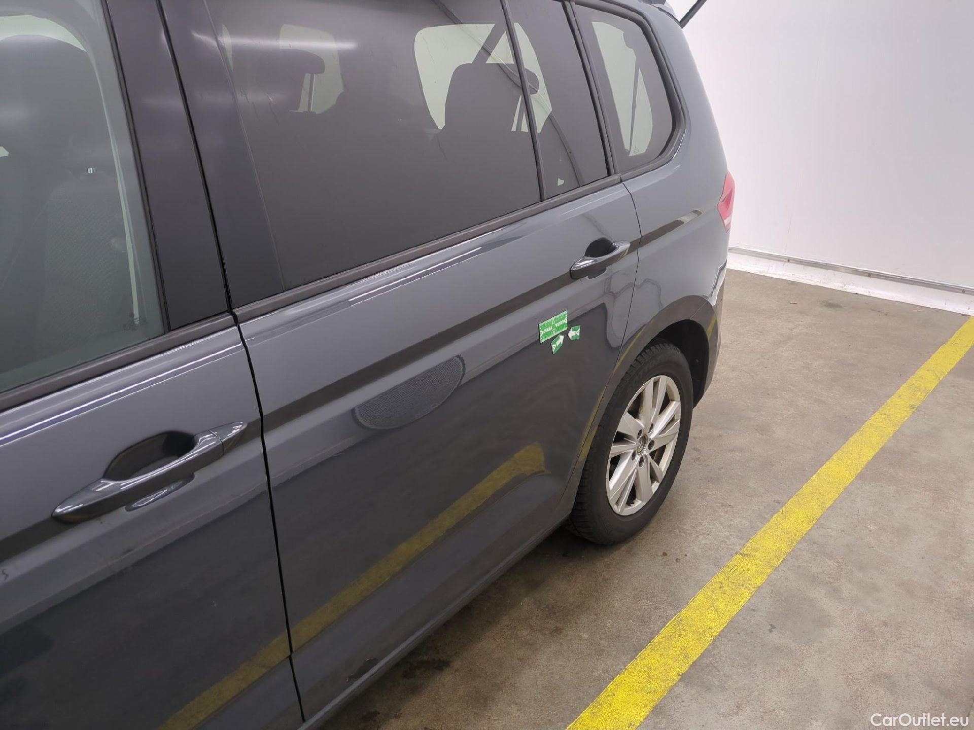  Volkswagen  Touran  Lounge Business BMT/Start-Stopp 2.0 TDI 150CV BVA7 E6d #46