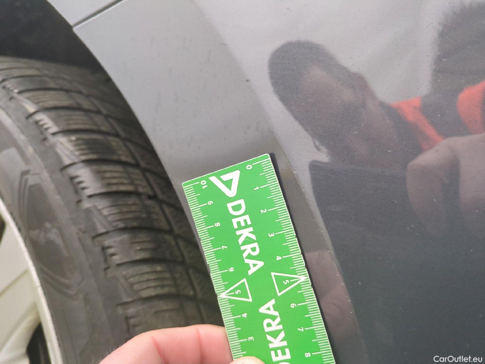  Volkswagen  Touran  Lounge Business BMT/Start-Stopp 2.0 TDI 150CV BVA7 E6d #13