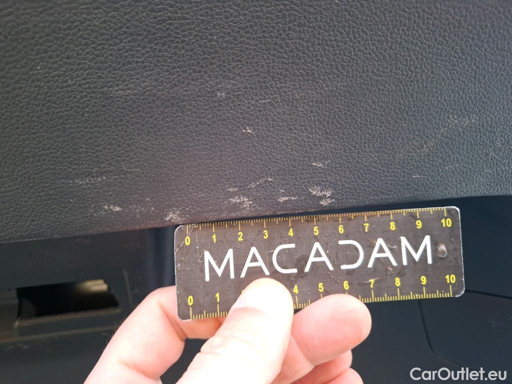  Volkswagen  Golf  VOLKSWAGEN / 2020 / 5P / Berline 2.0 TDI SCR 115 BVM6 Life 1st #6