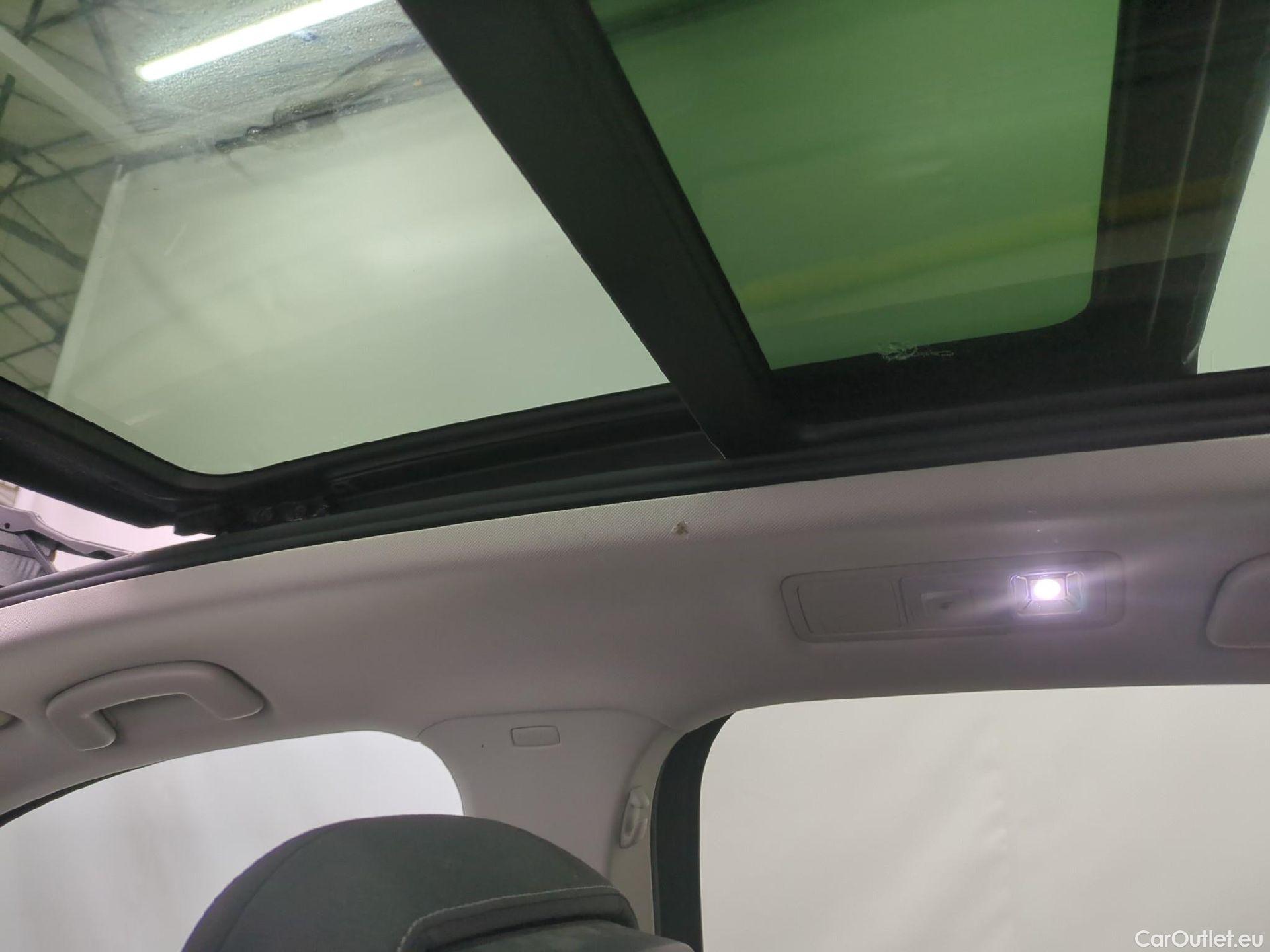  Volkswagen  Touran  Lounge Business BMT/Start-Stopp 2.0 TDI 150CV BVA7 E6d #40