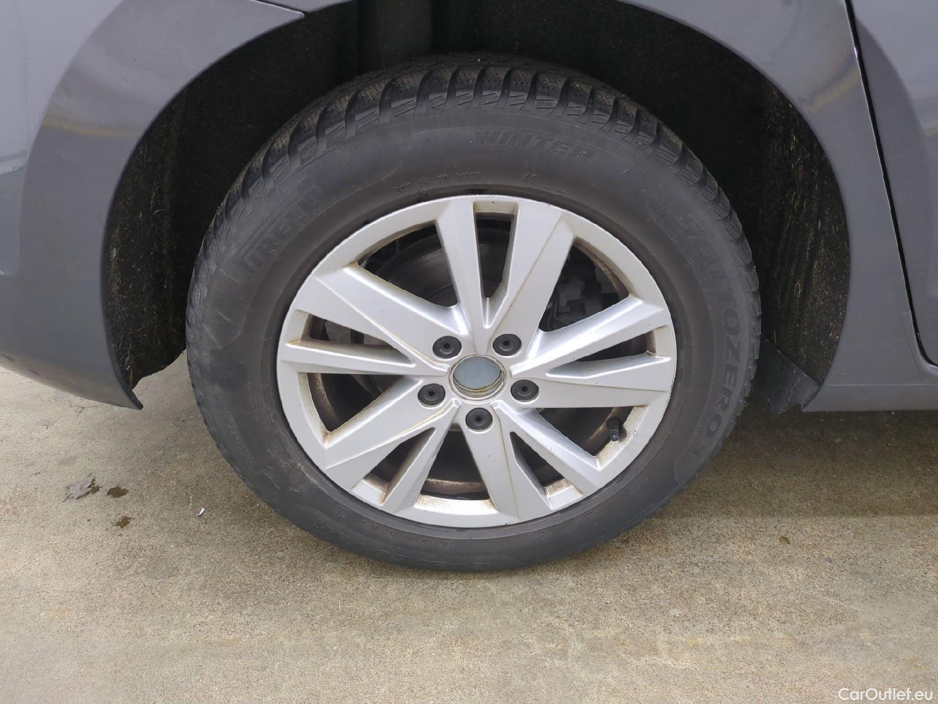  Volkswagen  Touran  Lounge Business BMT/Start-Stopp 2.0 TDI 150CV BVA7 E6d #53