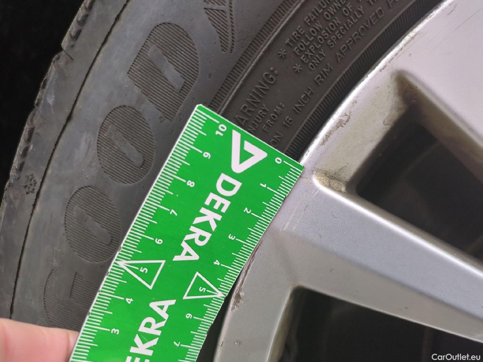  Volkswagen  Touran  Lounge Business BMT/Start-Stopp 2.0 TDI 150CV BVA7 E6d #27