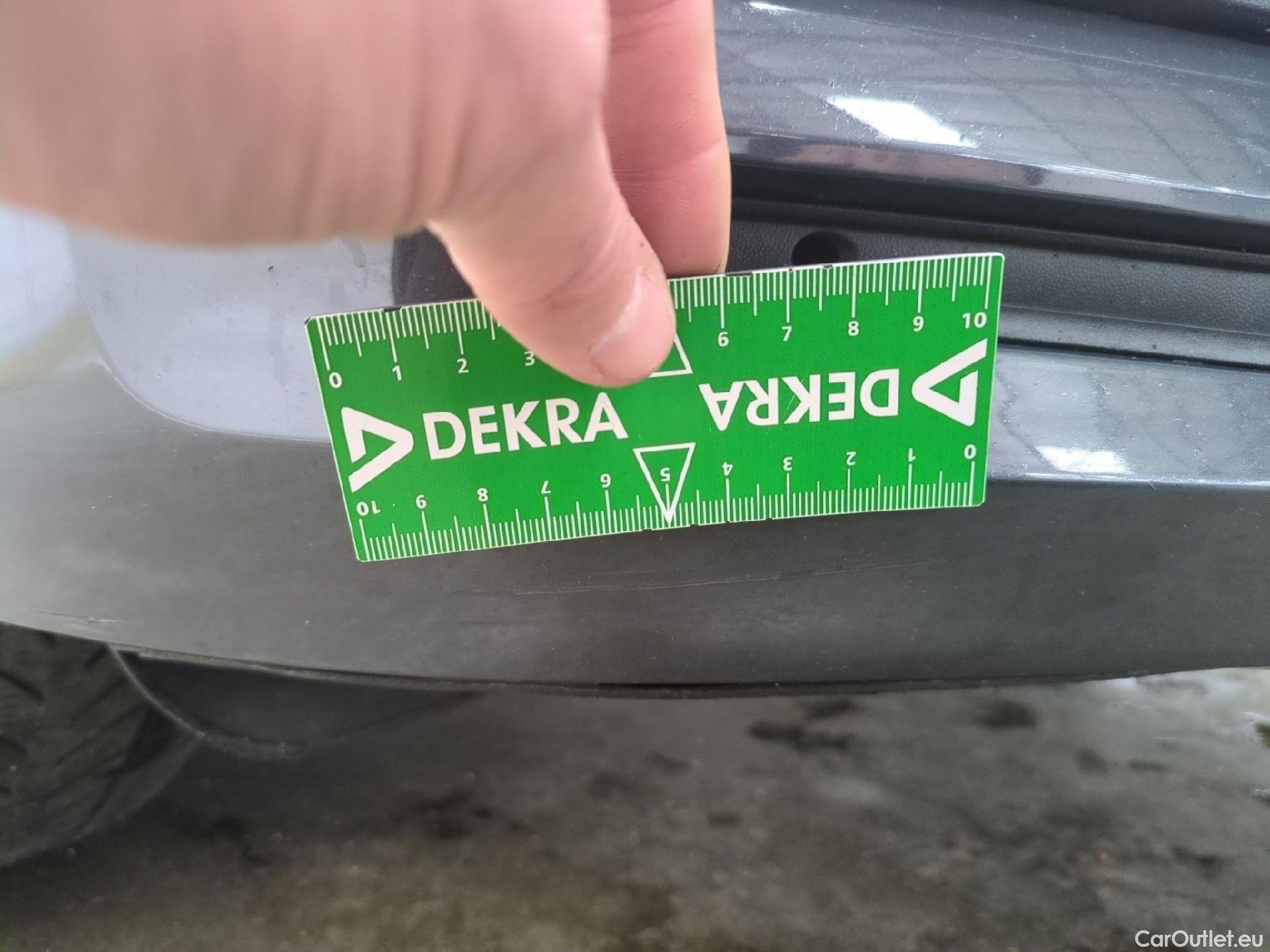  Volkswagen  Touran  Lounge Business BMT/Start-Stopp 2.0 TDI 150CV BVA7 E6d #16