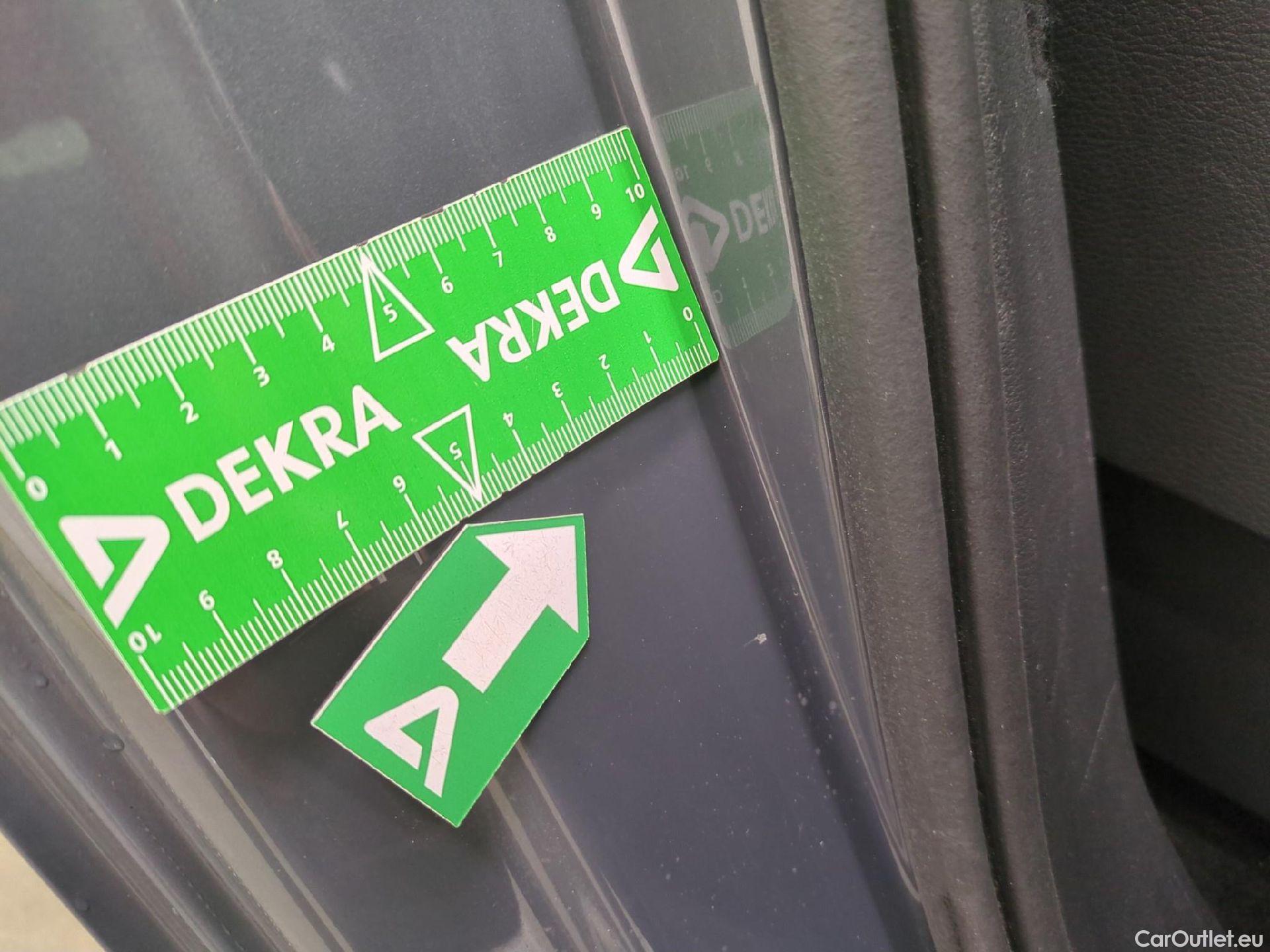  Volkswagen  Touran  Lounge Business BMT/Start-Stopp 2.0 TDI 150CV BVA7 E6d #25