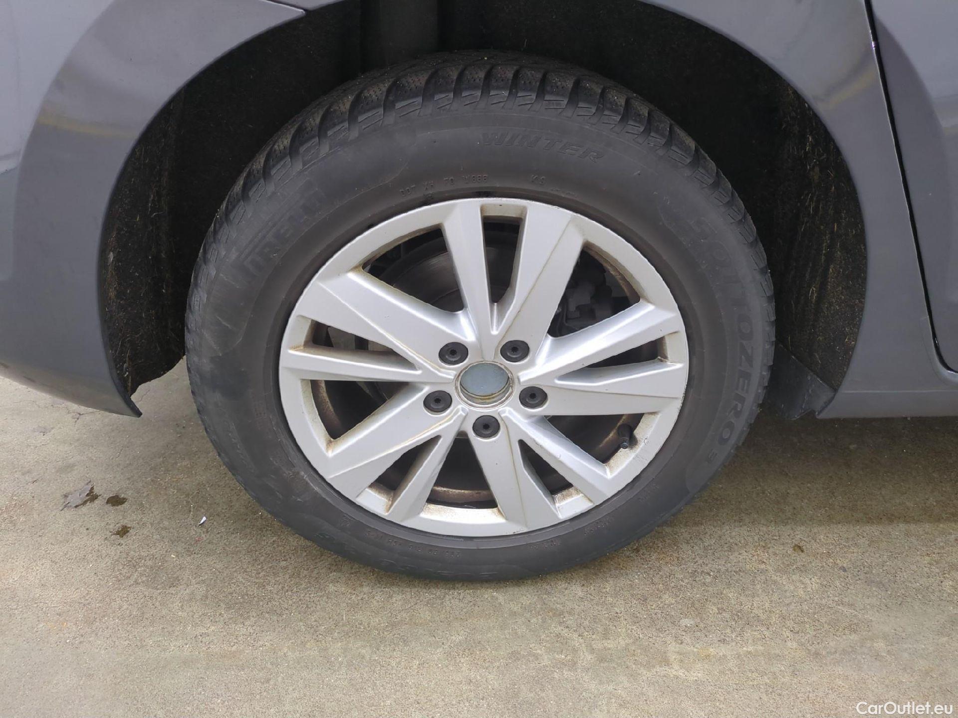  Volkswagen  Touran  Lounge Business BMT/Start-Stopp 2.0 TDI 150CV BVA7 E6d #50