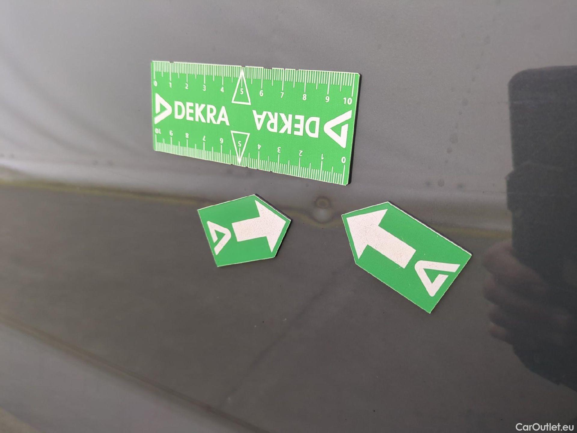  Volkswagen  Touran  Lounge Business BMT/Start-Stopp 2.0 TDI 150CV BVA7 E6d #8