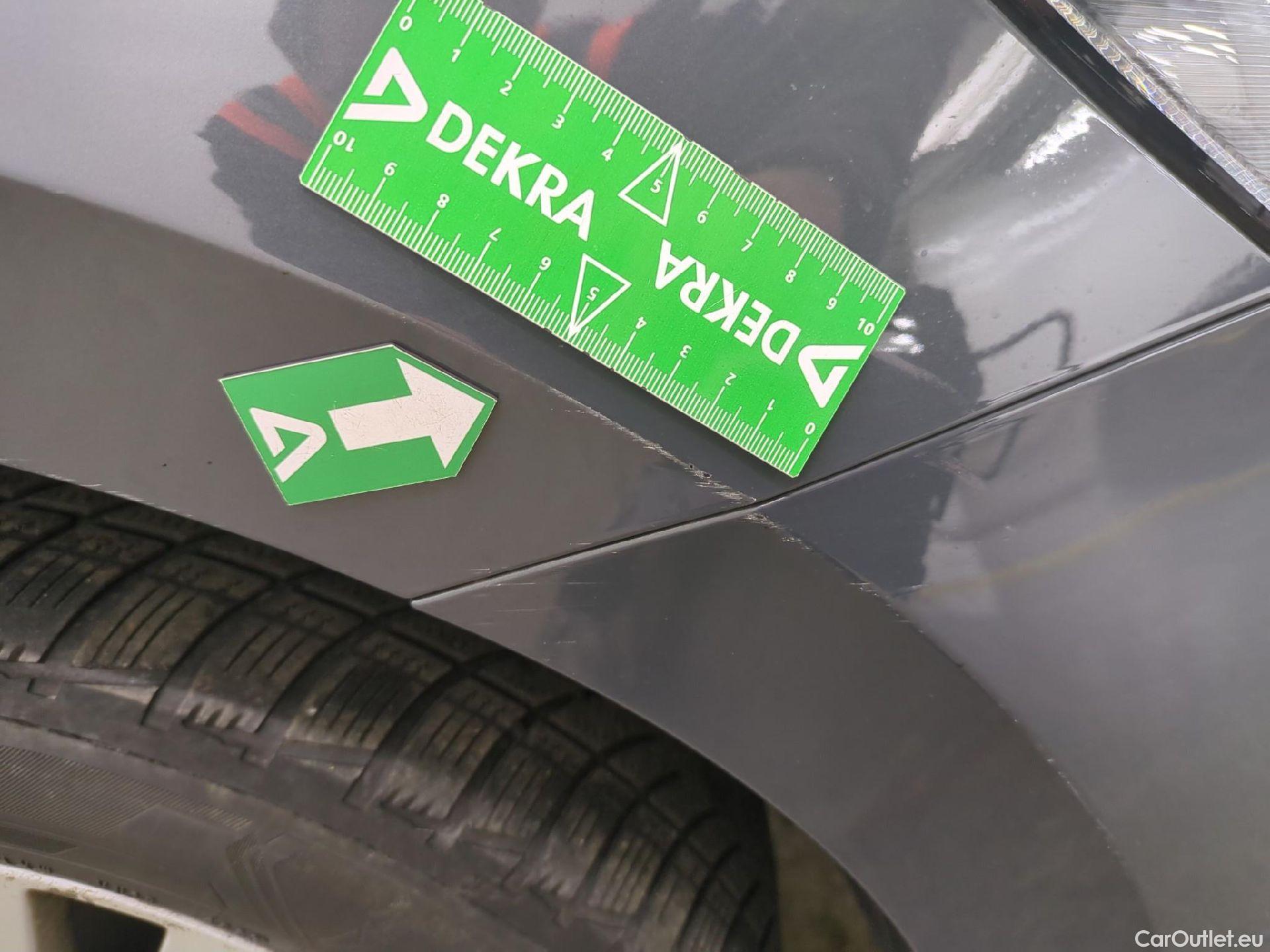  Volkswagen  Touran  Lounge Business BMT/Start-Stopp 2.0 TDI 150CV BVA7 E6d #34