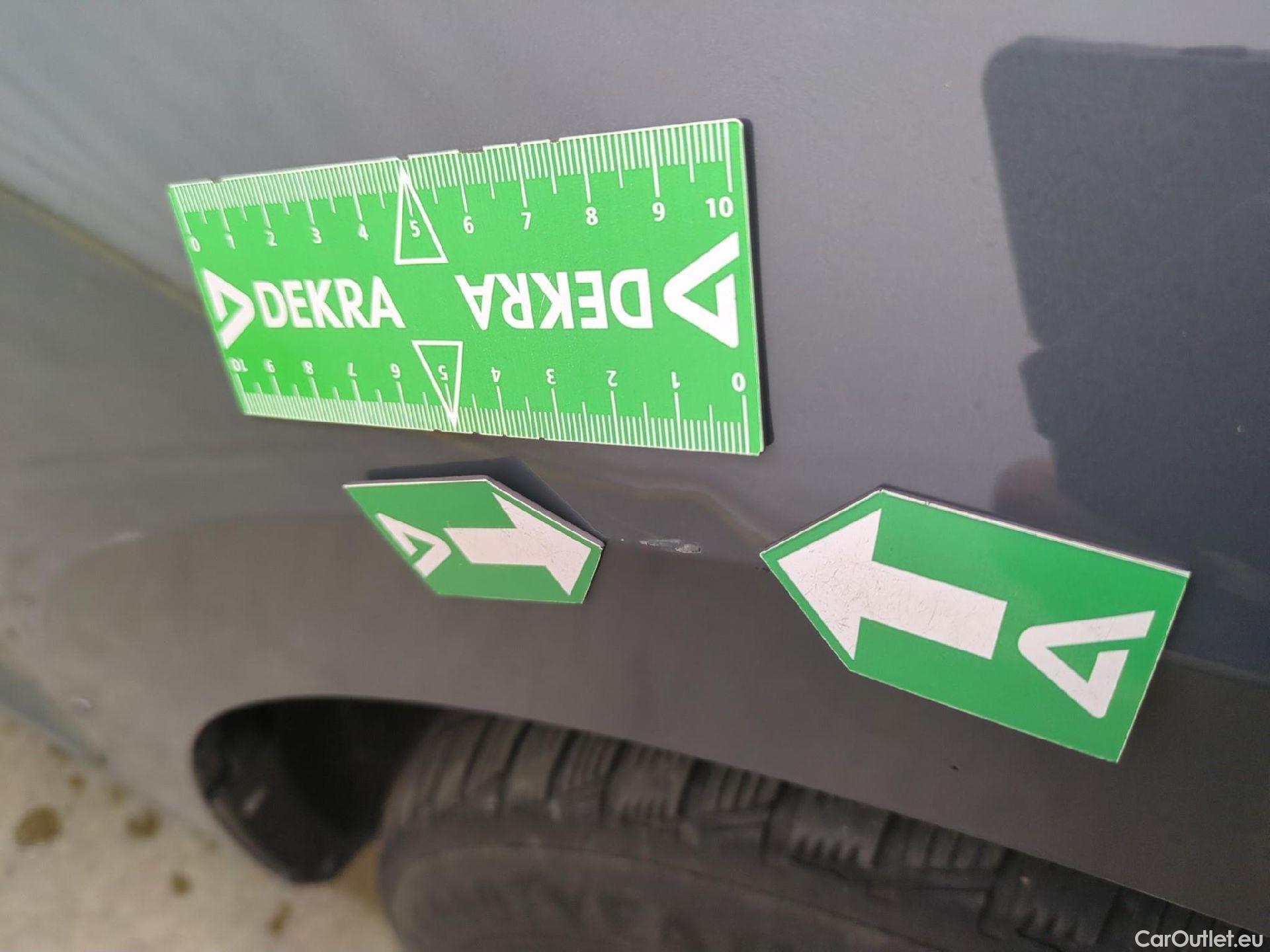  Volkswagen  Touran  Lounge Business BMT/Start-Stopp 2.0 TDI 150CV BVA7 E6d #35