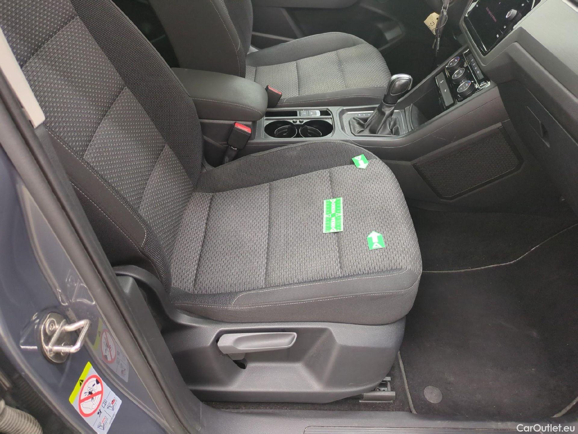  Volkswagen  Touran  Lounge Business BMT/Start-Stopp 2.0 TDI 150CV BVA7 E6d #17