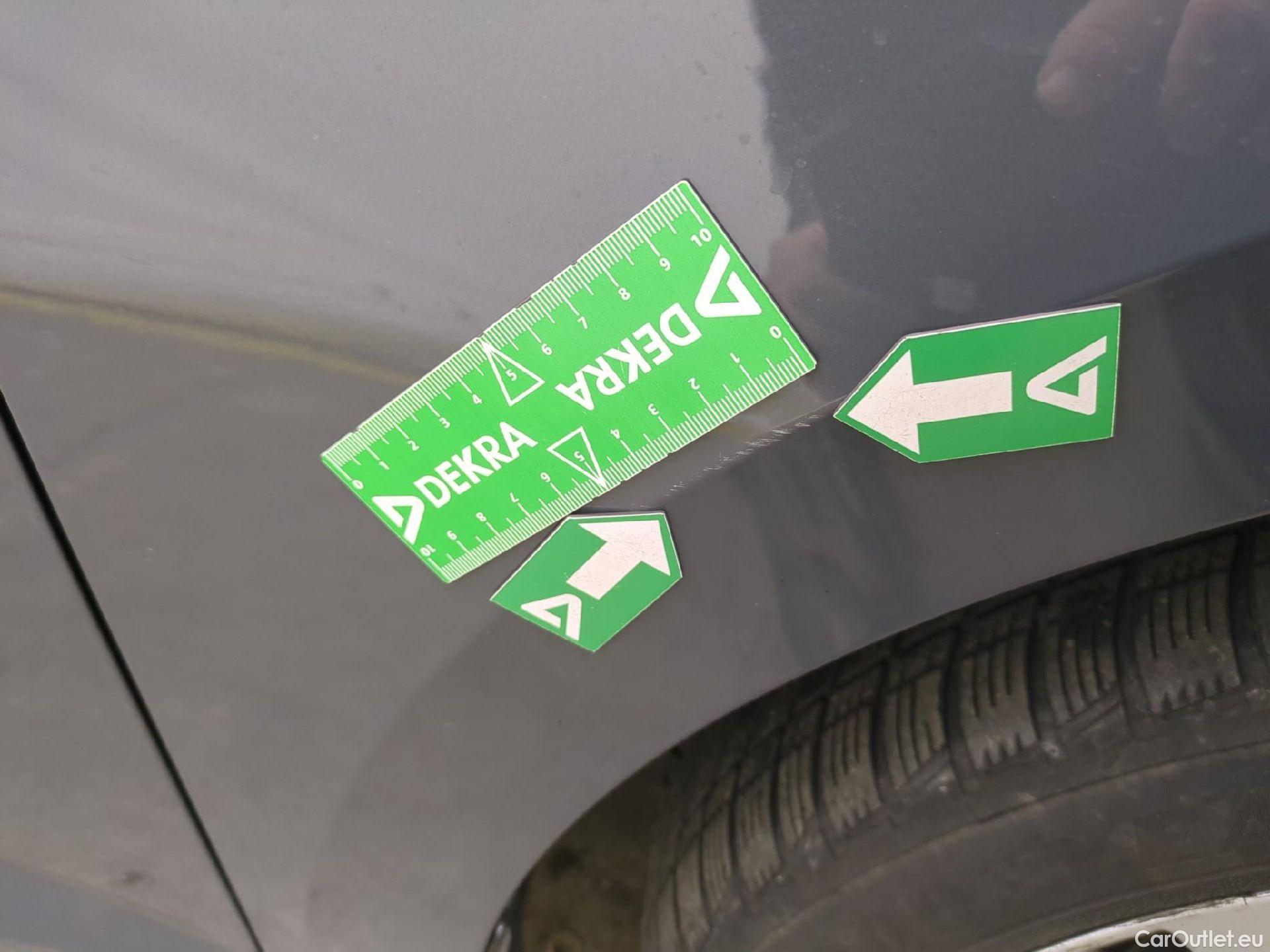  Volkswagen  Touran  Lounge Business BMT/Start-Stopp 2.0 TDI 150CV BVA7 E6d #31