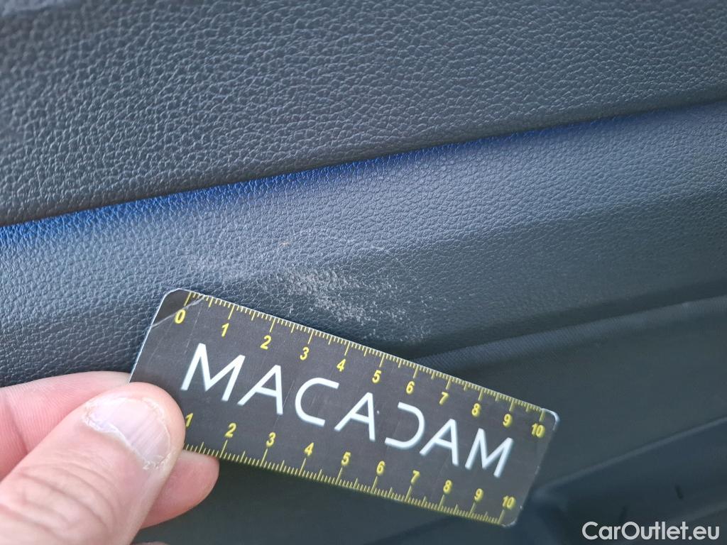  Volkswagen  Golf  VOLKSWAGEN / 2020 / 5P / Berline 2.0 TDI SCR 115 BVM6 Life 1st #36