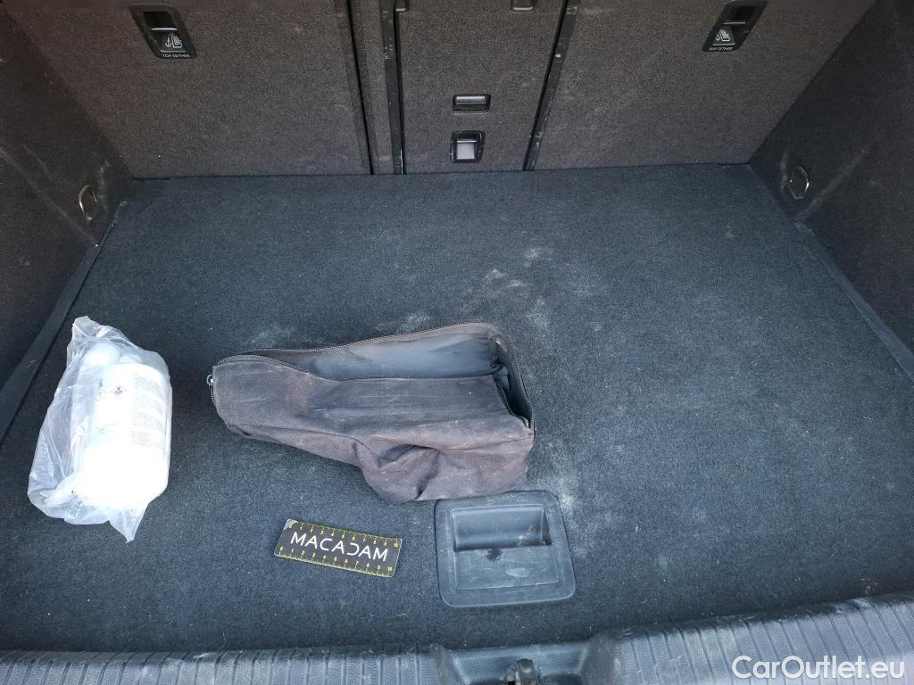  Volkswagen  Golf  VOLKSWAGEN / 2020 / 5P / Berline 2.0 TDI SCR 115 BVM6 Life 1st #38