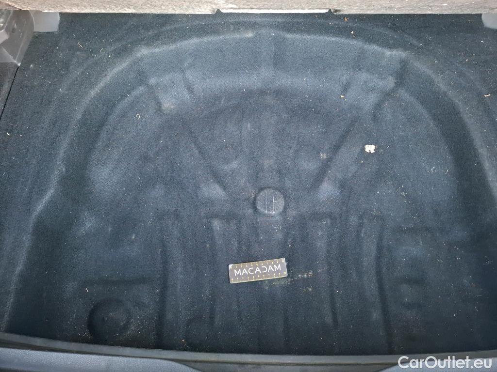  Volkswagen  Golf  VOLKSWAGEN / 2020 / 5P / Berline 2.0 TDI SCR 115 BVM6 Life 1st #39