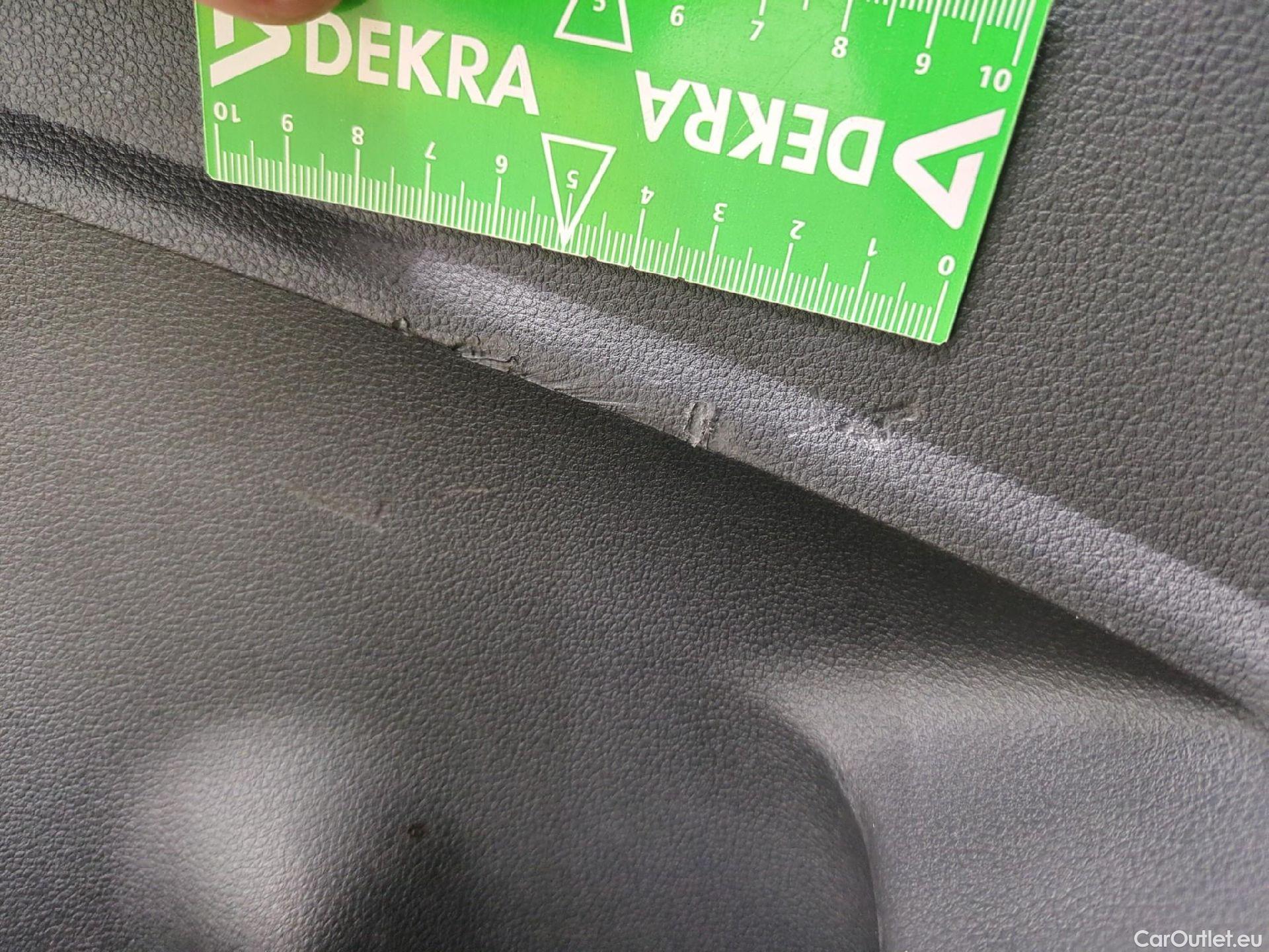  Volkswagen  Touran  Lounge Business BMT/Start-Stopp 2.0 TDI 150CV BVA7 E6d #48