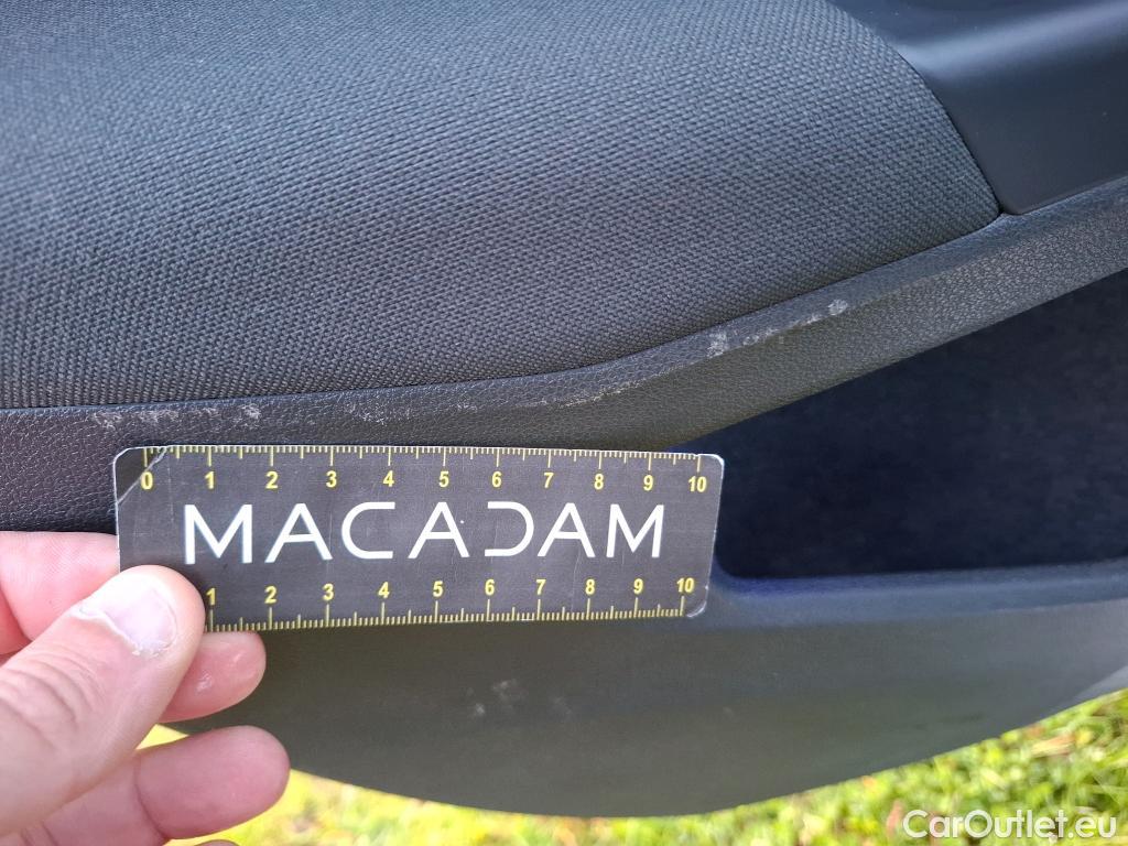  Volkswagen  Golf  VOLKSWAGEN / 2020 / 5P / Berline 2.0 TDI SCR 115 BVM6 Life 1st #37