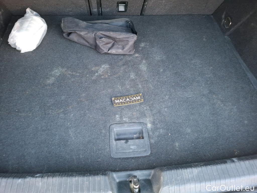  Volkswagen  Golf  VOLKSWAGEN / 2020 / 5P / Berline 2.0 TDI SCR 115 BVM6 Life 1st #42