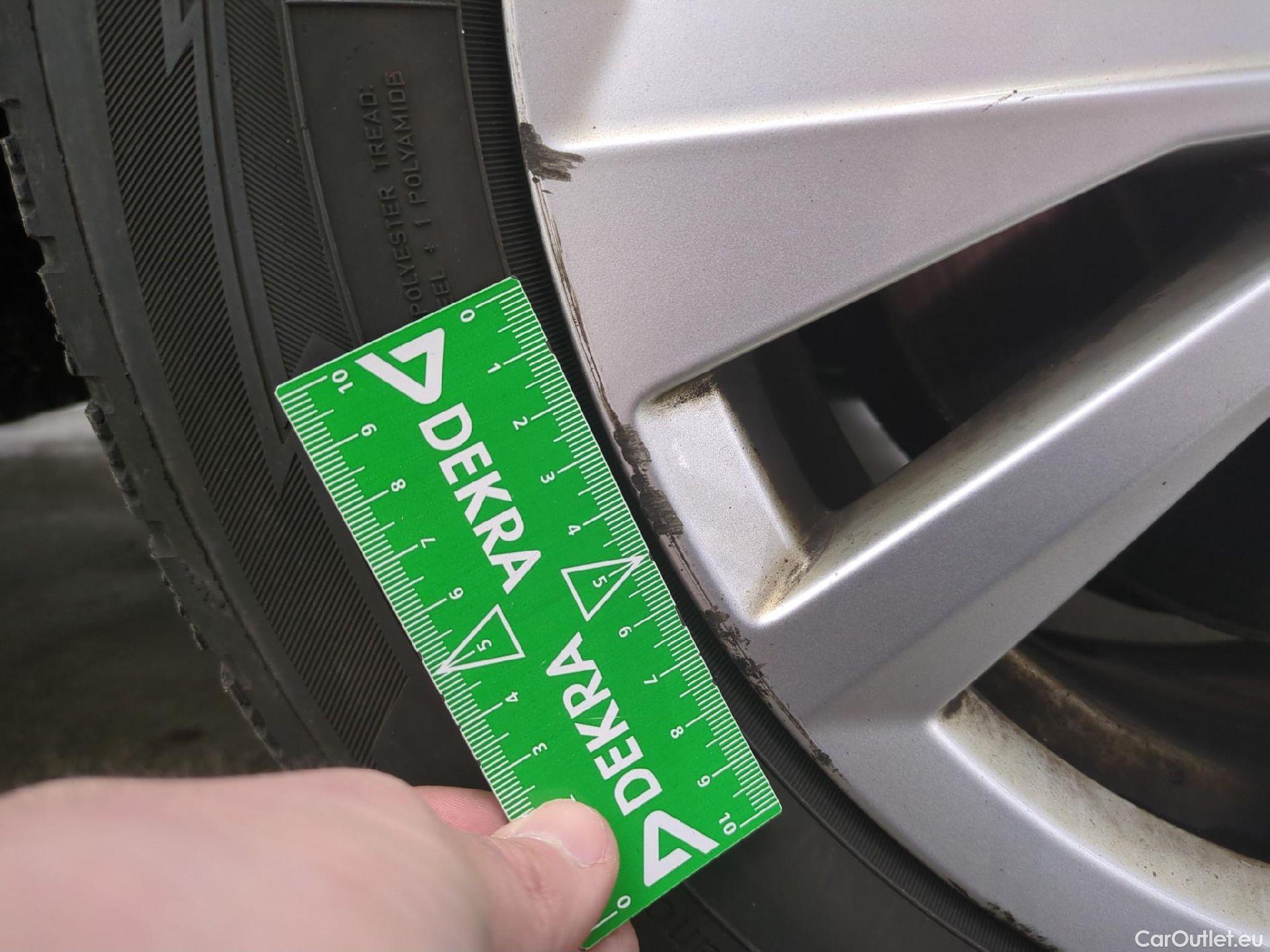  Volkswagen  Touran  Lounge Business BMT/Start-Stopp 2.0 TDI 150CV BVA7 E6d #29