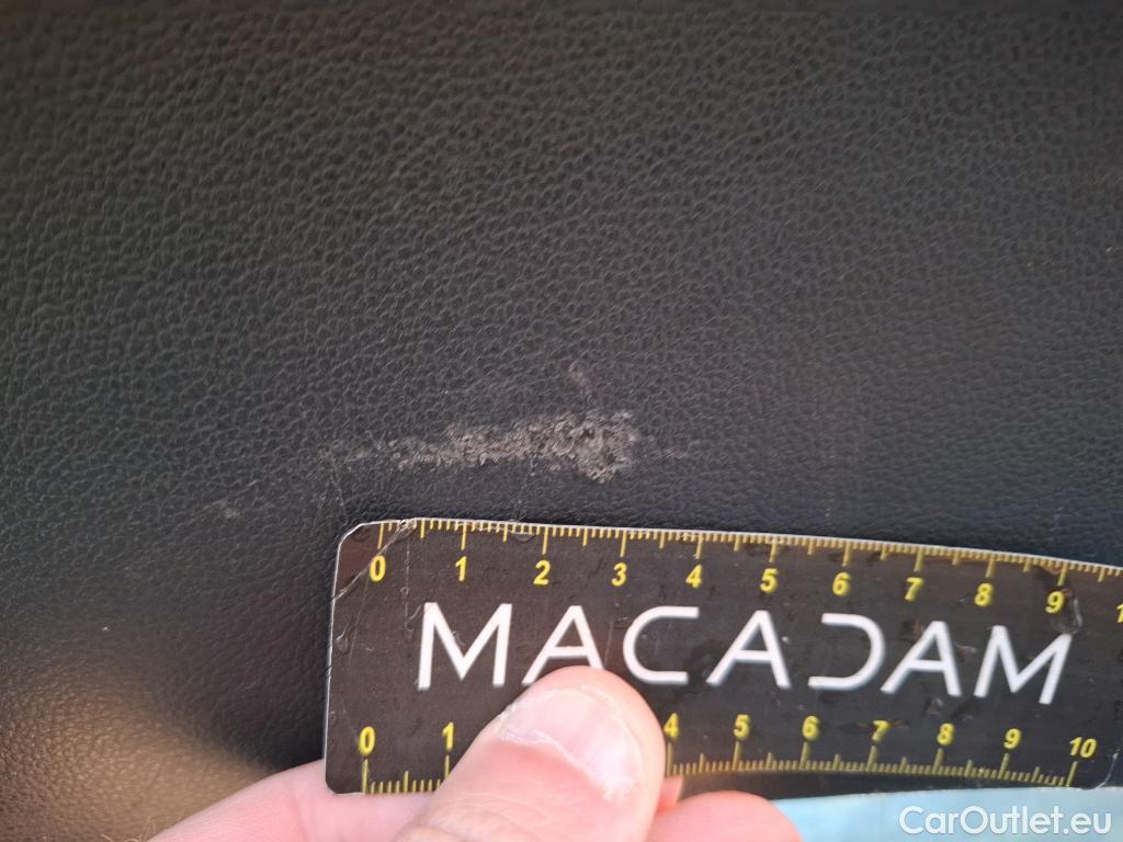  Volkswagen  Golf  VOLKSWAGEN / 2020 / 5P / Berline 2.0 TDI SCR 115 BVM6 Life 1st #4