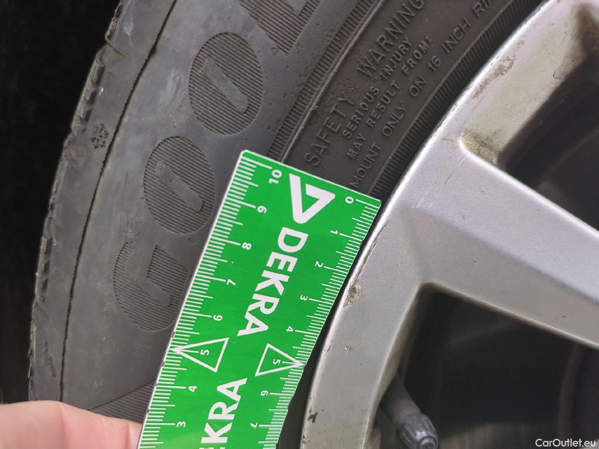  Volkswagen  Touran  Lounge Business BMT/Start-Stopp 2.0 TDI 150CV BVA7 E6d #30