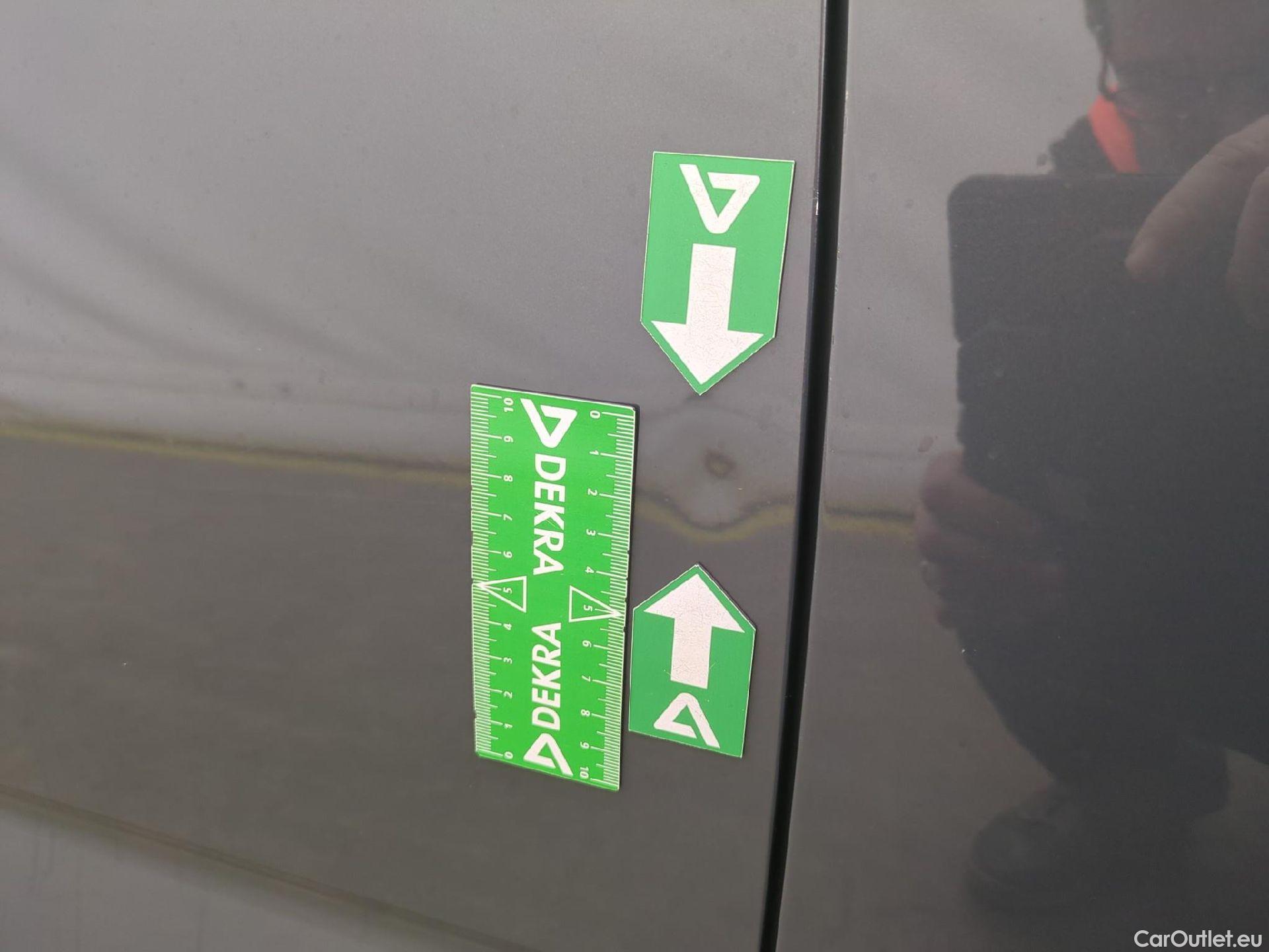  Volkswagen  Touran  Lounge Business BMT/Start-Stopp 2.0 TDI 150CV BVA7 E6d #20