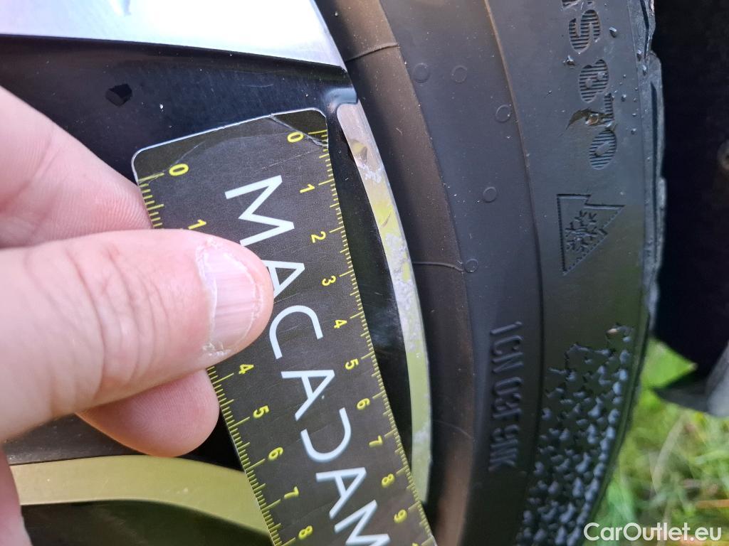  Volkswagen  Golf  VOLKSWAGEN / 2020 / 5P / Berline 2.0 TDI SCR 115 BVM6 Life 1st #18