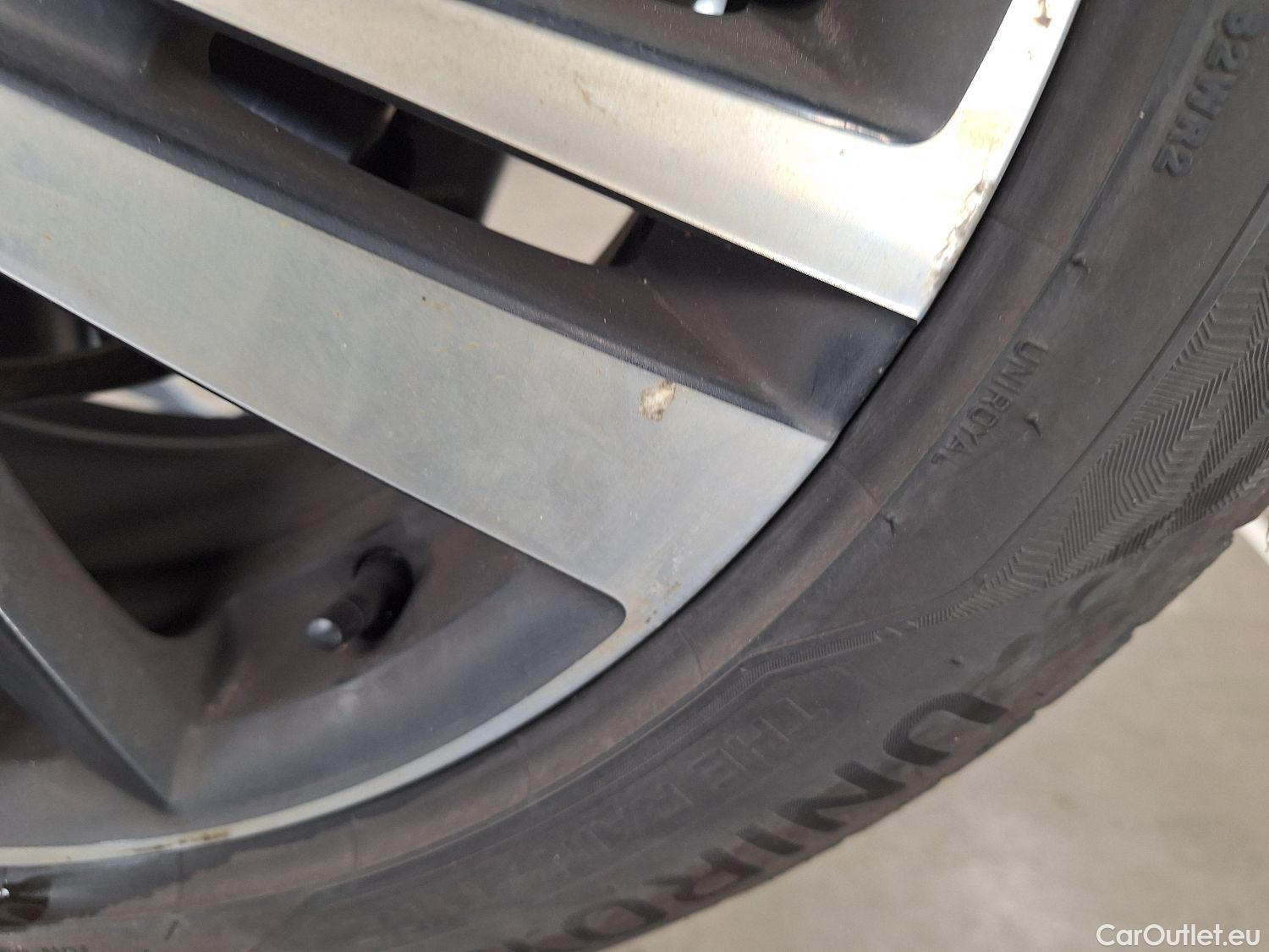  Peugeot  5008 Peugeot,  '16, Peugeot  1.2 PureTech 96kW S&S GT Line 5d #17