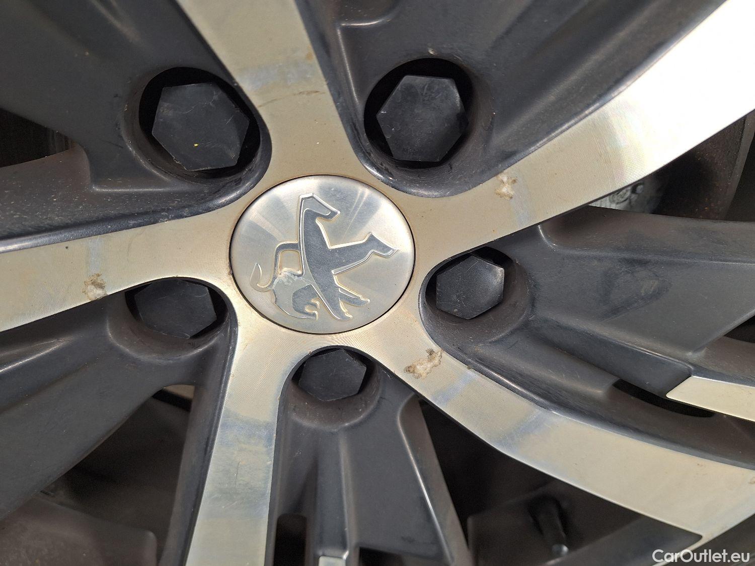  Peugeot  5008 Peugeot,  '16, Peugeot  1.2 PureTech 96kW S&S GT Line 5d #18