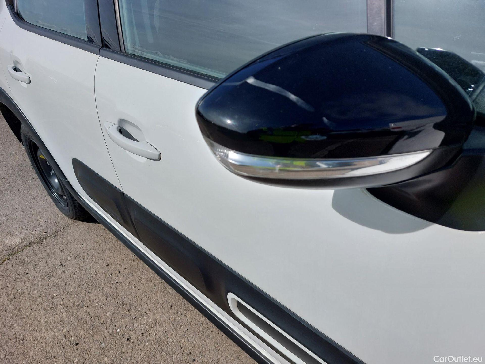  Citroen  C3 CITROEN  / 2020 / 5P / berlina con portón PureTech 60kW (83CV) Feel Pack (CX) #18