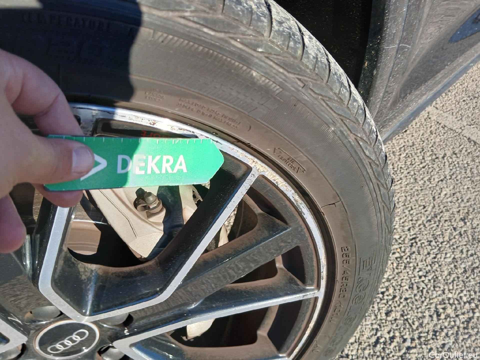  Audi  Q5 AUDI  SPORTBACK / 2020 / 5P / todoterreno Black Line 55 TFSI e quattro-ultra #9