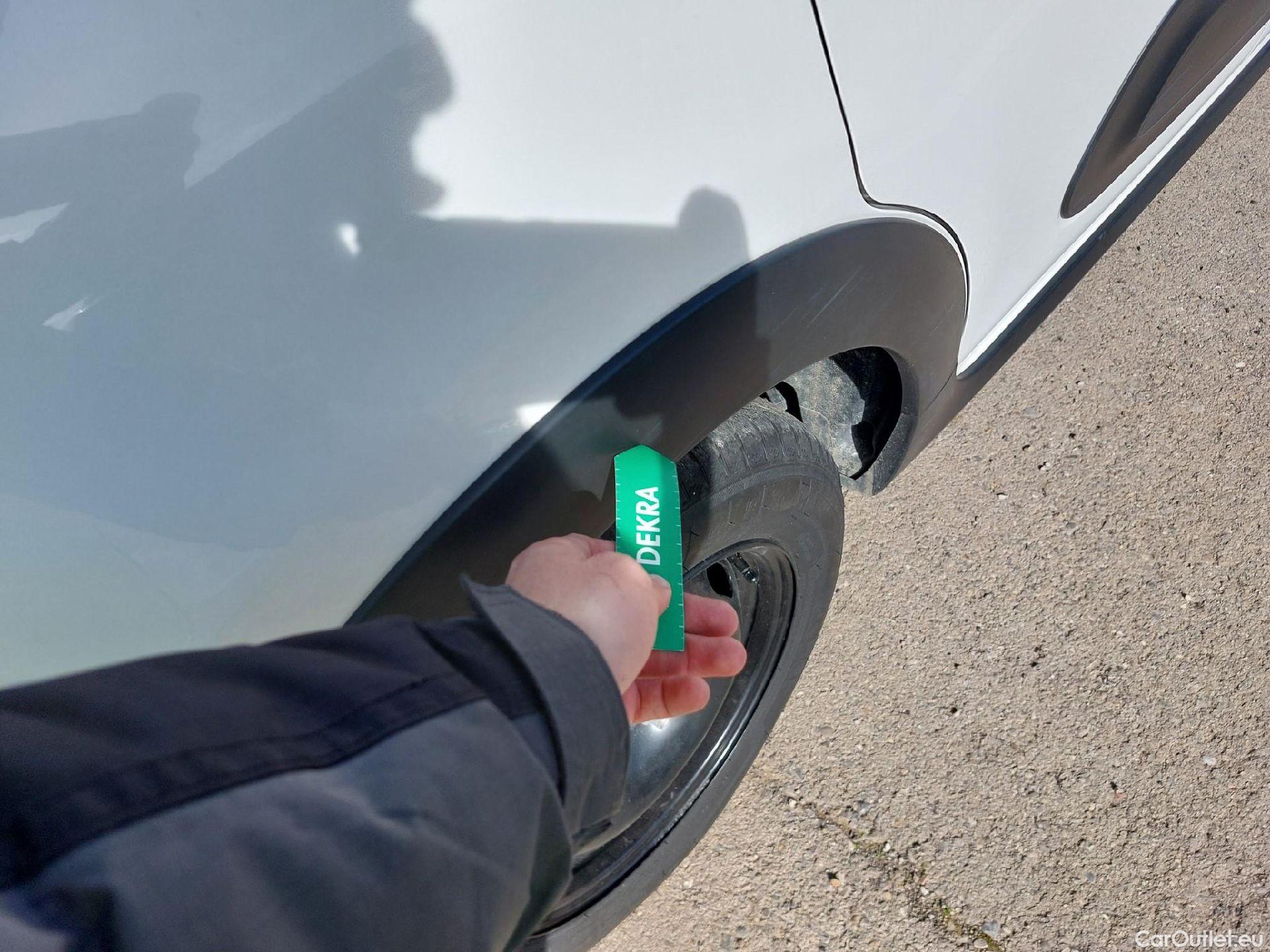  Citroen  C3 CITROEN  / 2020 / 5P / berlina con portón PureTech 60kW (83CV) Feel Pack (CX) #13