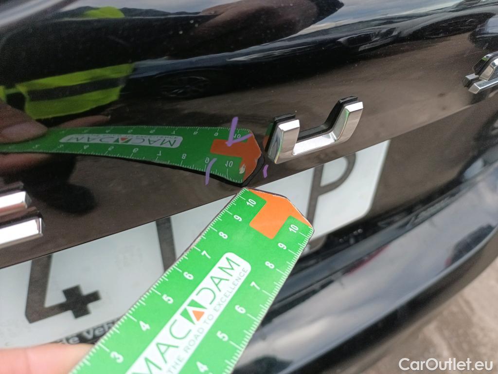  Ford  Focus FORD  / 2018 / 5P / berlina con portón 1.0 Ecoboost 92kW Trend+ Auto #31