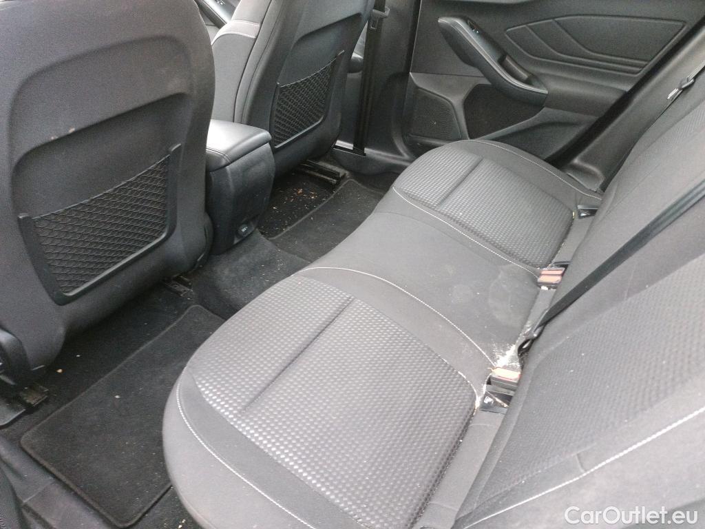  Ford  Focus FORD  / 2018 / 5P / berlina con portón 1.0 Ecoboost 92kW Trend+ Auto #14